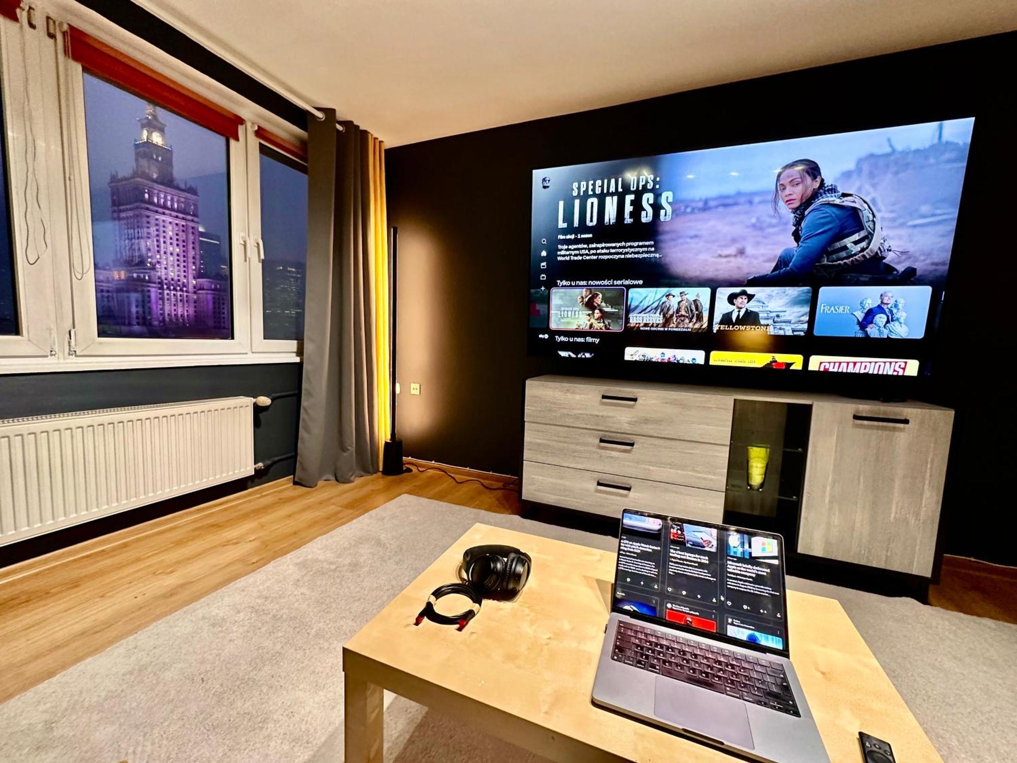 View 3 Fast Wifi 1gbs 85'tv Amazontv Hbo Disney+ Apartment Warschau